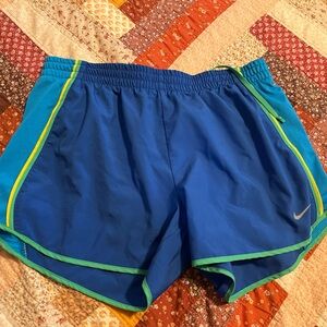 Nike Dri Fit Shorts size M